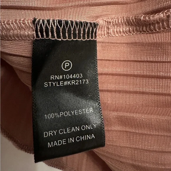 J.O.A. Los Angeles Revolve Pleated Mock Neck Velvet Top Baby Pink Size Small JOA - Picture 7 of 9